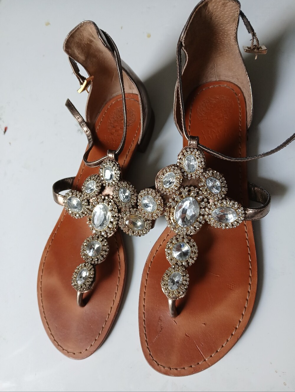 VINCE CAMUTO SANDALS  SIZE 9M